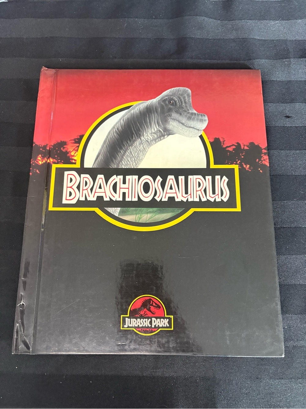 1992 Brachiosaurus jurassic park book
**FRENCH**
